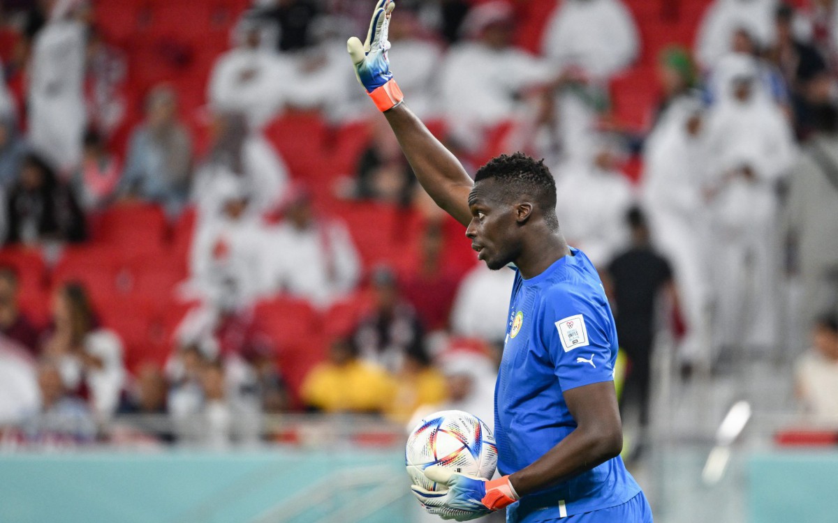 O goleiro Mendy, de Senegal, foi um dos destaques do jogo