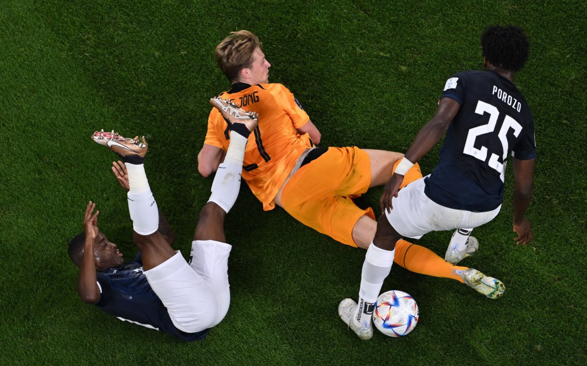 Holanda e Equador se enfrentaram nesta sexta-feira