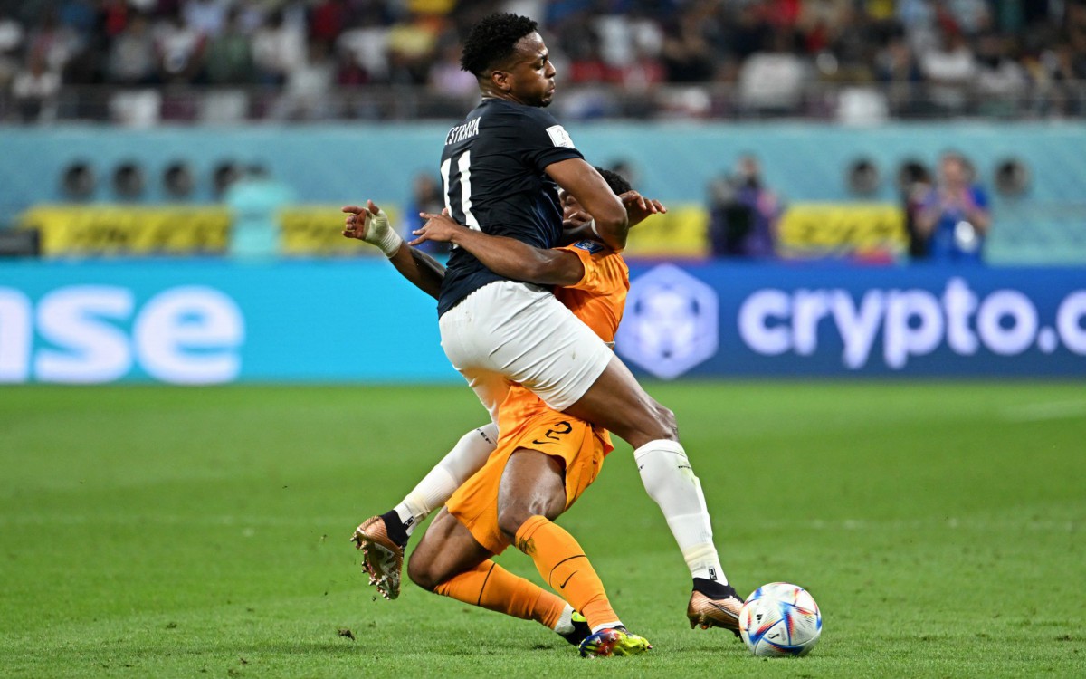 Holanda e Equador se enfrentaram nesta sexta-feira