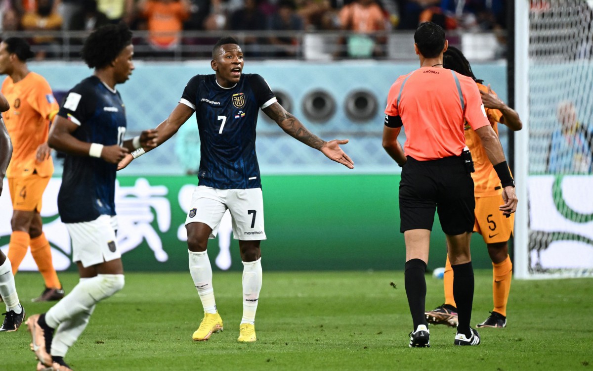 Holanda e Equador se enfrentaram nesta sexta-feira