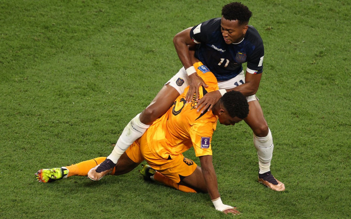 Holanda e Equador se enfrentaram nesta sexta-feira