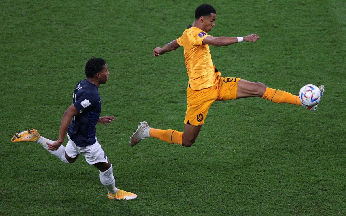 Holanda e Equador se enfrentaram nesta sexta-feira