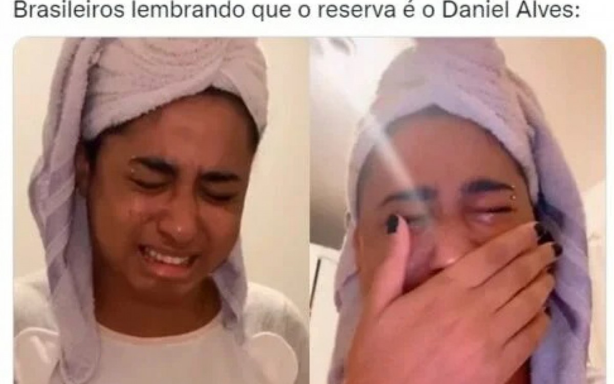 Poss&iacute;vel titularidade de Daniel Alves rende memes na Web