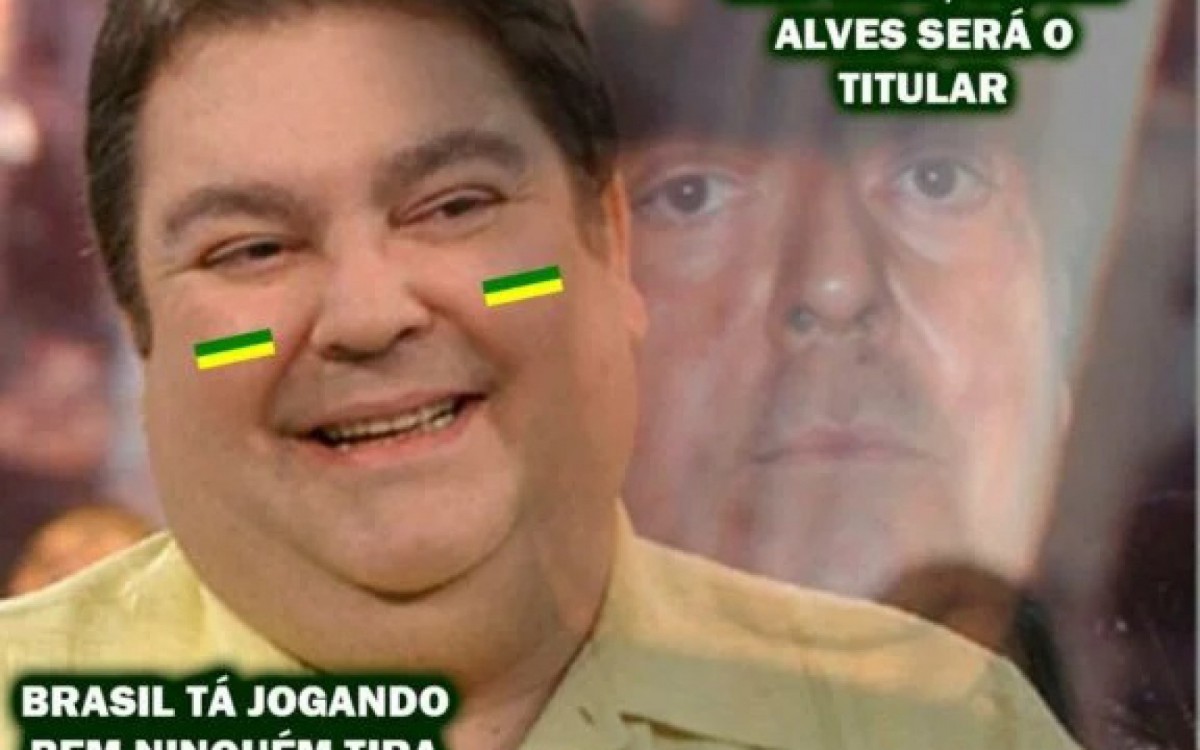 Poss&iacute;vel titularidade de Daniel Alves rende memes na Web