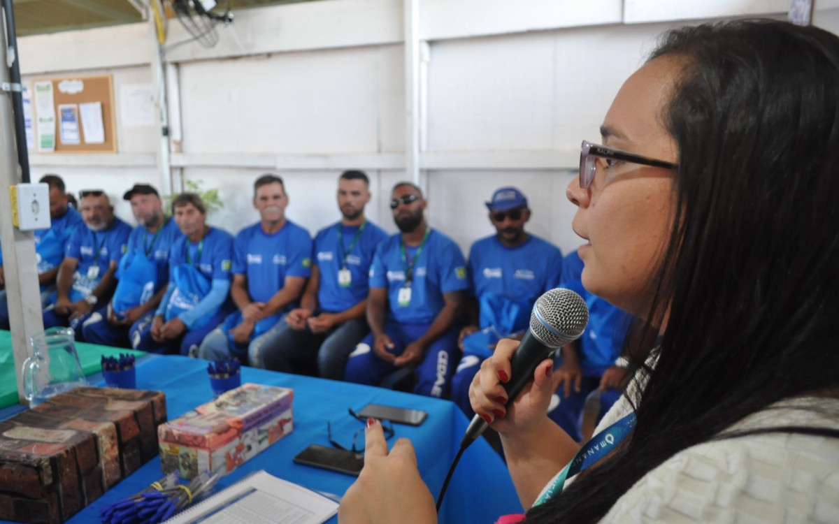 Educa&ccedil;&atilde;o no Canteiro vai permitir com que funcion&aacute;rios das obras sejam alfabetizados ou concluam os Ensinos Fundamental e M&eacute;dio