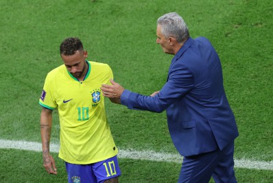 Auxiliar de Tite evita dar prazo para retorno de Neymar e laterais: 'Estão em evolução'