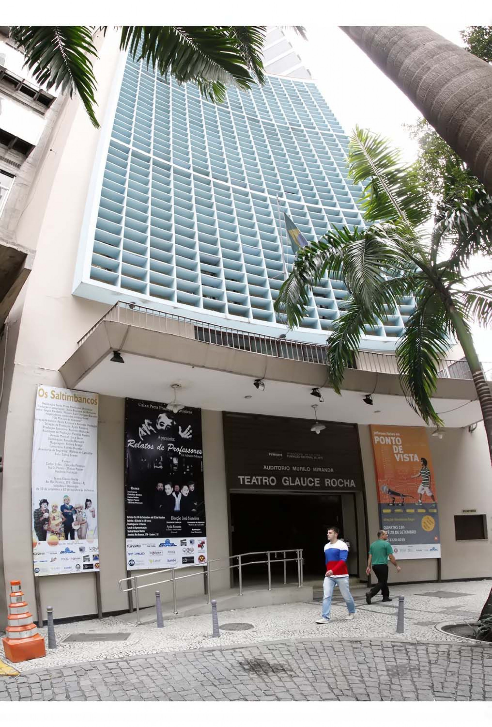 Fachada do Teatro Glauce Rocha