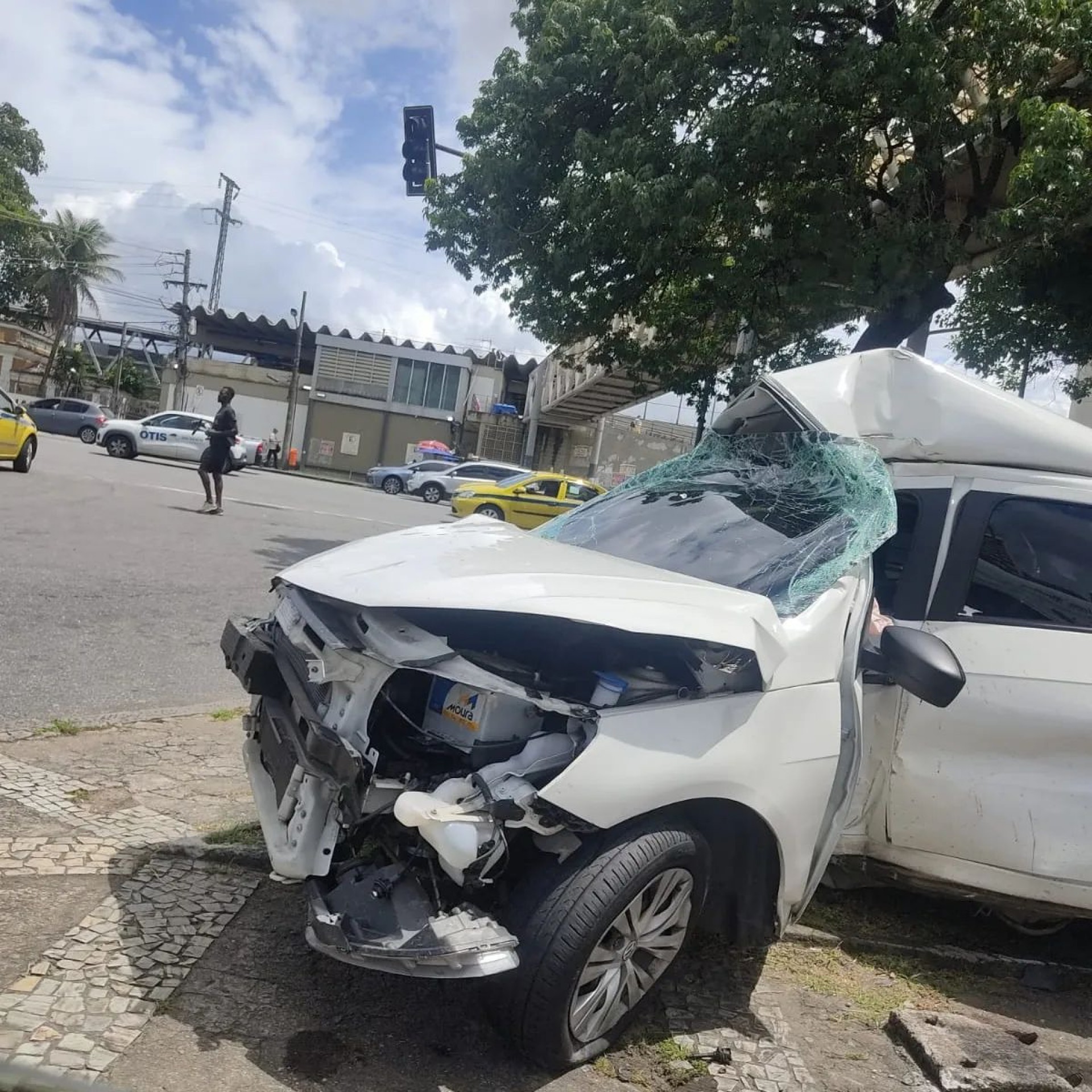 Acidente na Avenida Radial Oeste deixa um morto - Divulgação