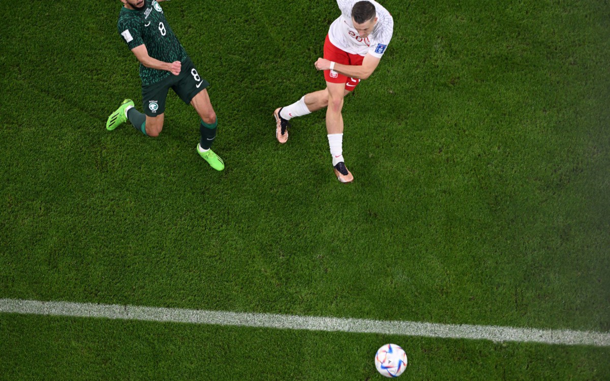 Pol&ocirc;nia e Ar&aacute;bia Saudita fizeram jogo animado pelo Grupo C da Copa do Mundo
