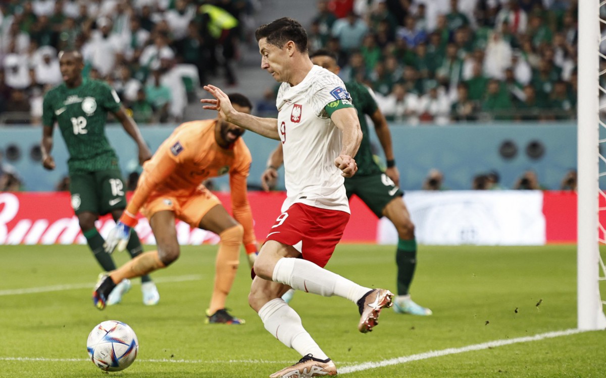 Pol&ocirc;nia e Ar&aacute;bia Saudita fizeram jogo animado pelo Grupo C da Copa do Mundo