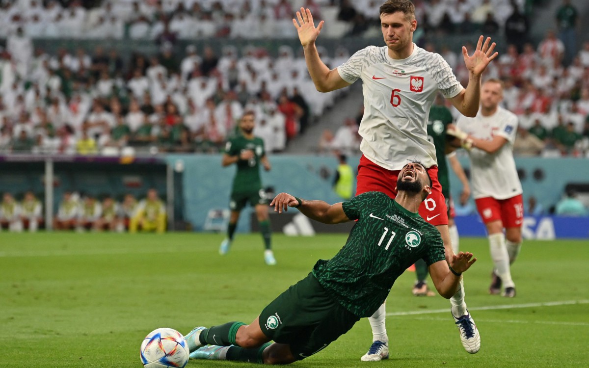 Pol&ocirc;nia e Ar&aacute;bia Saudita fizeram jogo animado pelo Grupo C da Copa do Mundo