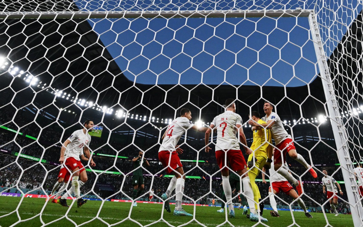 Pol&ocirc;nia e Ar&aacute;bia Saudita fizeram jogo animado pelo Grupo C da Copa do Mundo