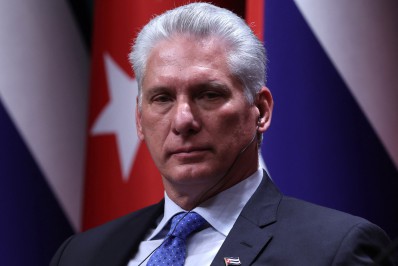 Cuba anuncia doação de 100 milhões de dólares da China ao país