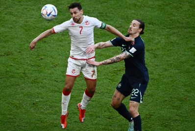 Confira as imagens da vitória da Austrália sobre a Tunísia