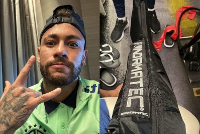 Neymar posta foto em tratamento e mostra tornozelo inchado