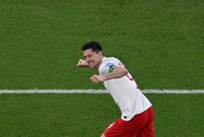 Lewandowski encerra jejum na Copa do Mundo e se emociona: 'Lutei muito por um gol'