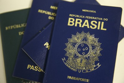 Governo Bolsonaro realoca R$ 58,76 milhões para passaportes e carros-pipa