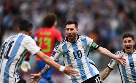 Messi iguala Maradona em jogos e gols pela Argentina em Copas