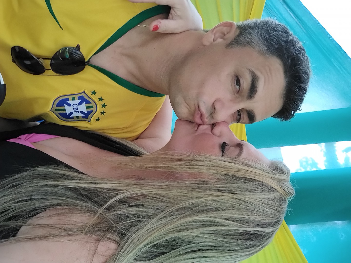 Fernanda Domingues &eacute; flagrada com novo affair no aeroporto de Savaldor.