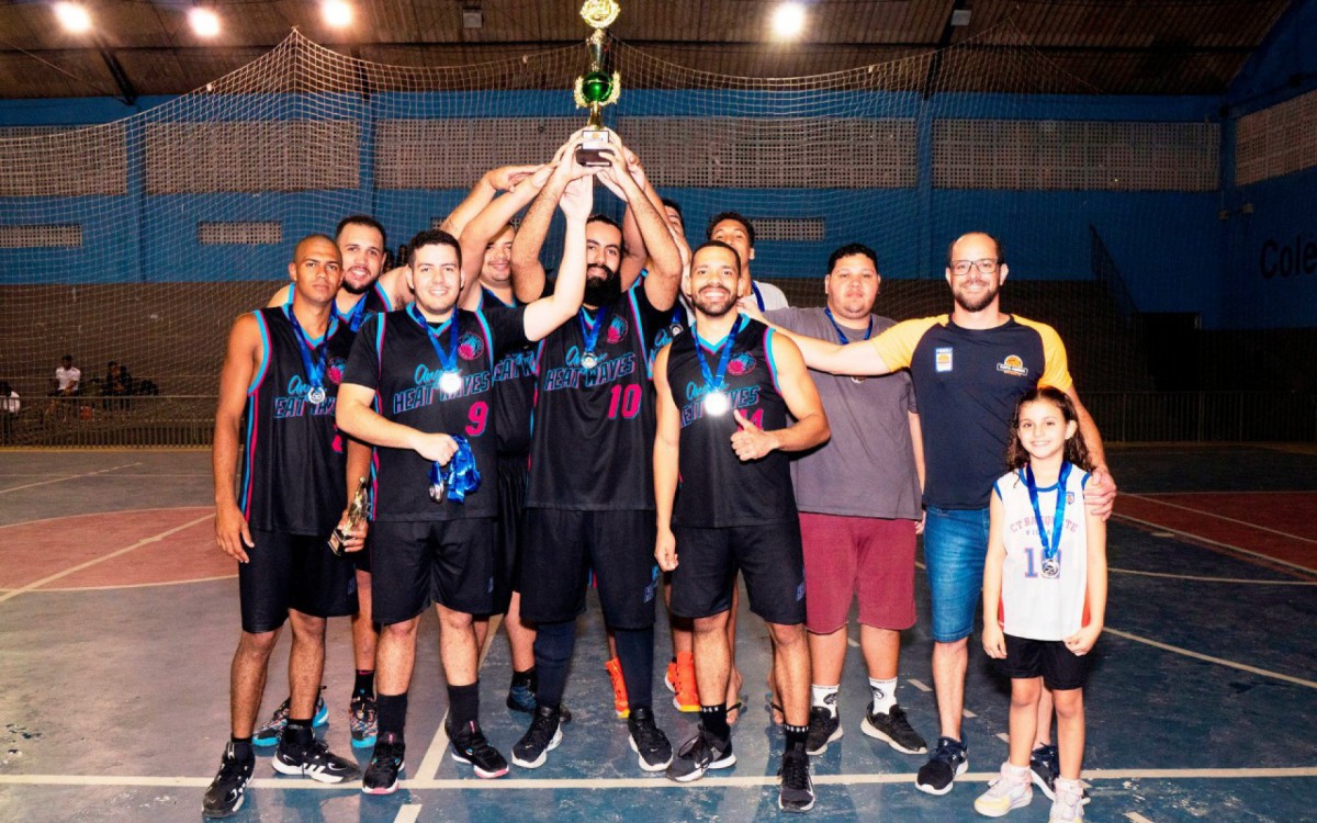 Gil Divers Paraty tricampe&atilde;o da Copa Angra de Basquete.