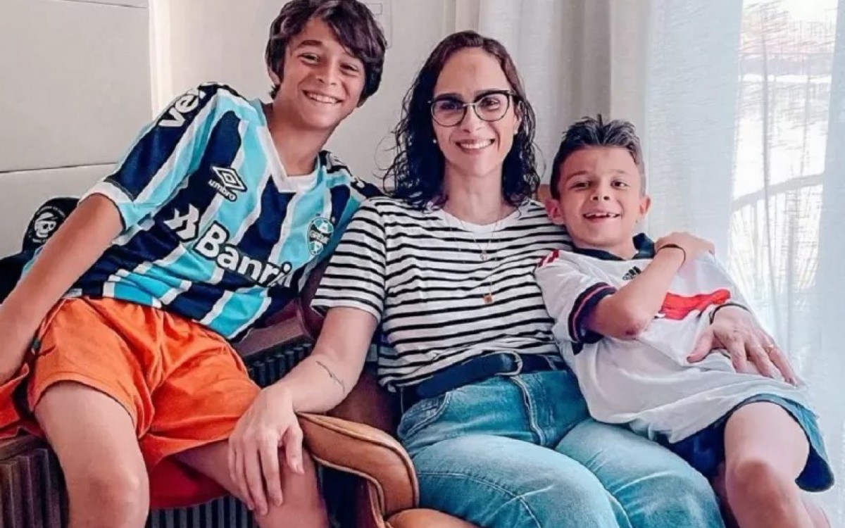 Leticia Cazarré com os filhos Vicente e Inácio  - Reprodução/Instagram