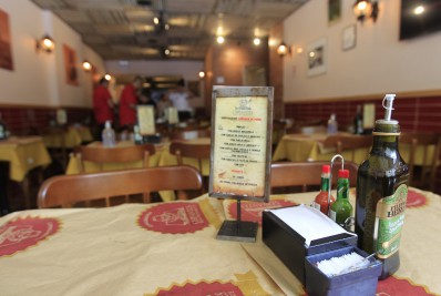 Lei garante obrigatoriedade de cardápio físico nos estabelecimentos comerciais no Rio