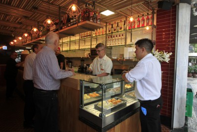 Volume de serviços prestados avança 3,1% em dezembro, aponta IBGE