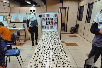 Mais de 800 pinos de cocaína são apreendidos na Lapa