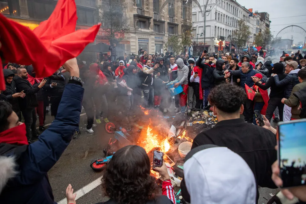 Torcedores de Bélgica e Marrocos se confrontaram em Bruxelas - AFP