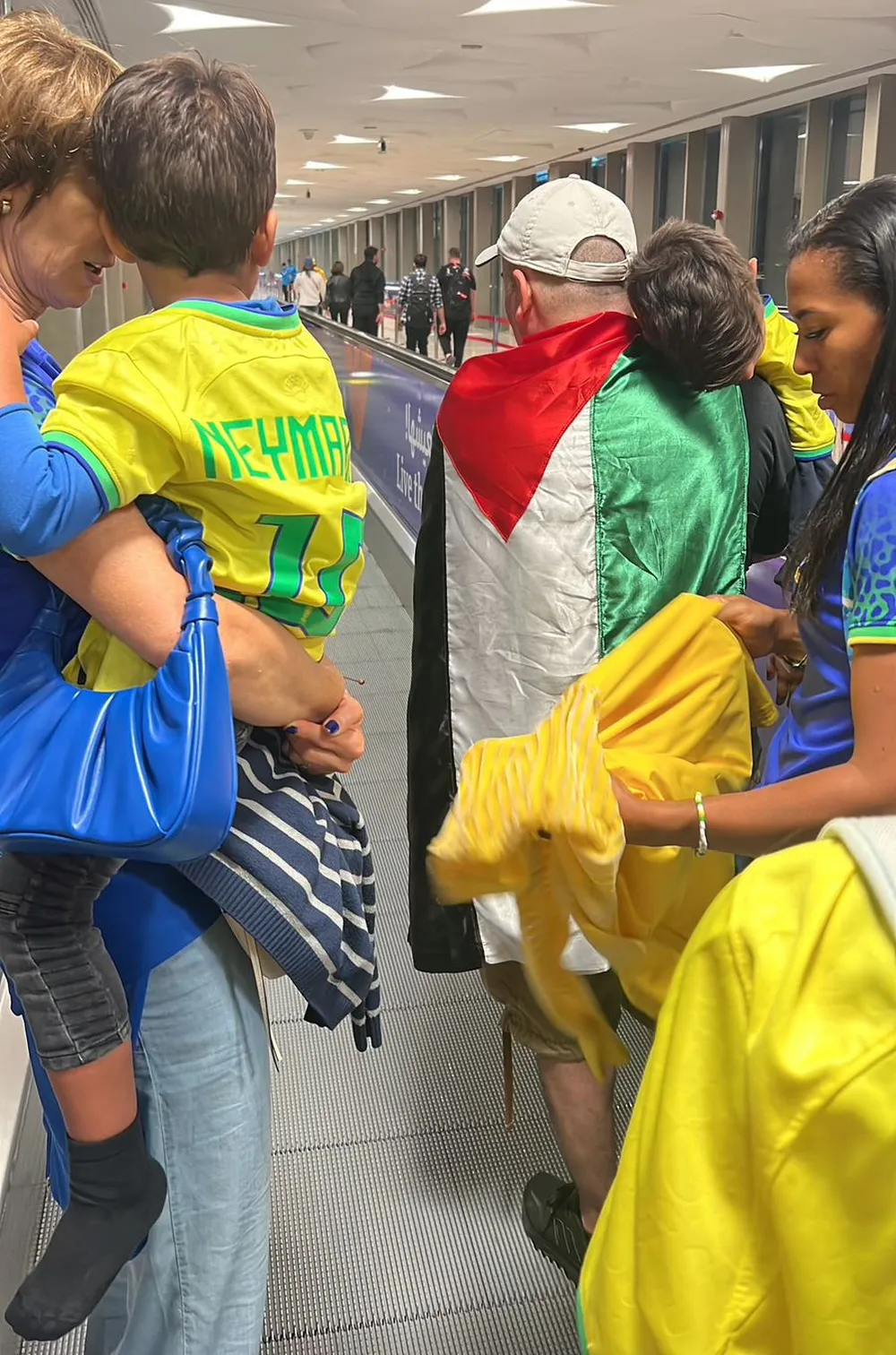 Torcedor com a bandeira da Palestina ajuda família de Tite - Arquivo pessoal