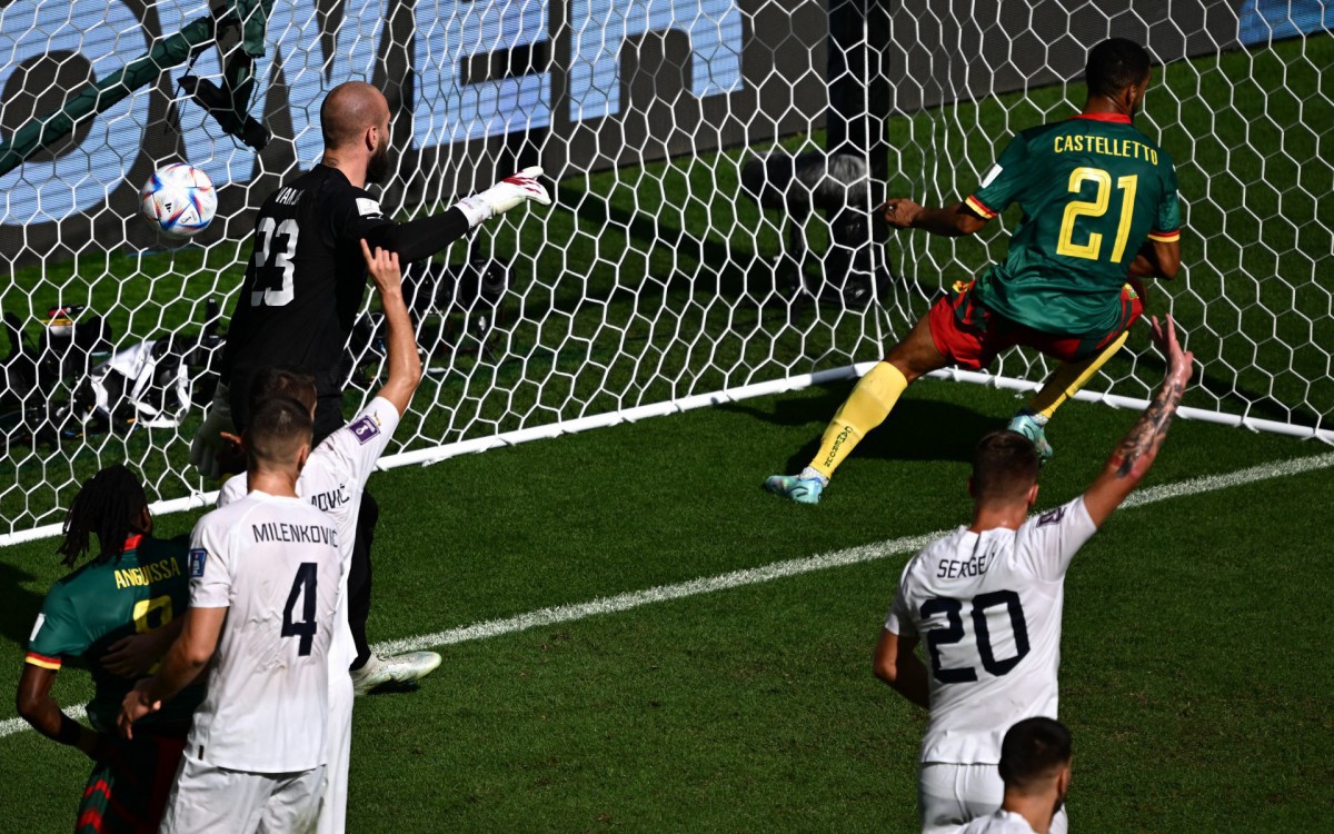 Camarões e Sérvia fazem jogo eletrizante pelo grupo do Brasil