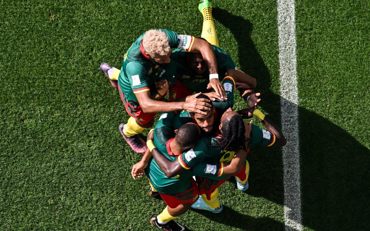 Camarões e Sérvia fazem jogo eletrizante pelo grupo do Brasil