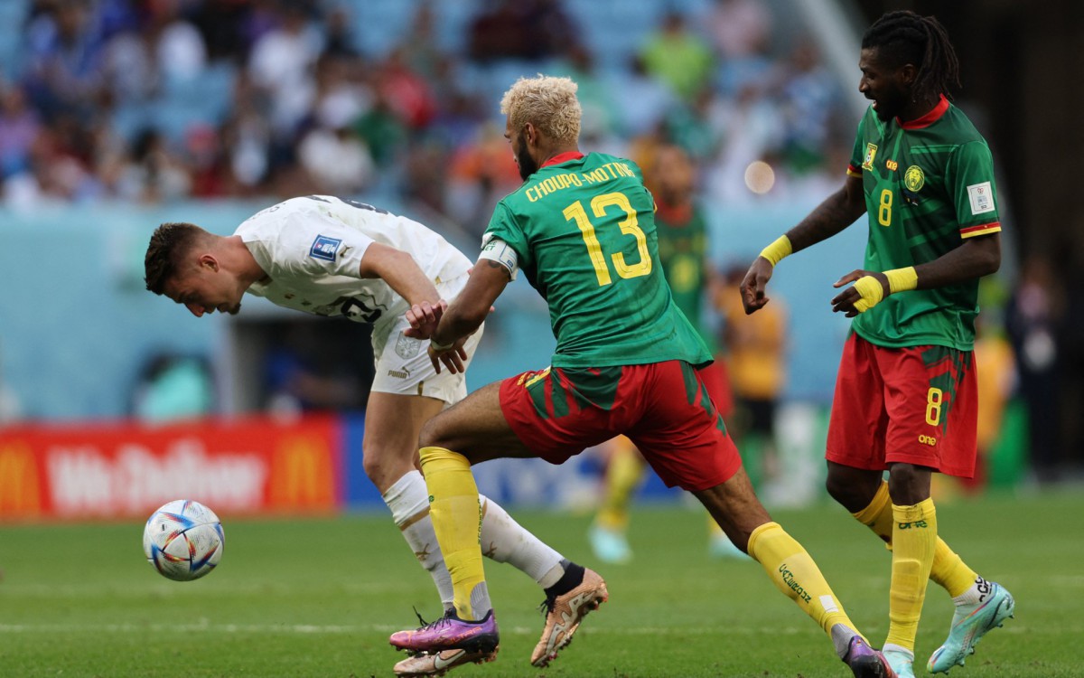 Camarões e Sérvia fazem jogo eletrizante pelo grupo do Brasil