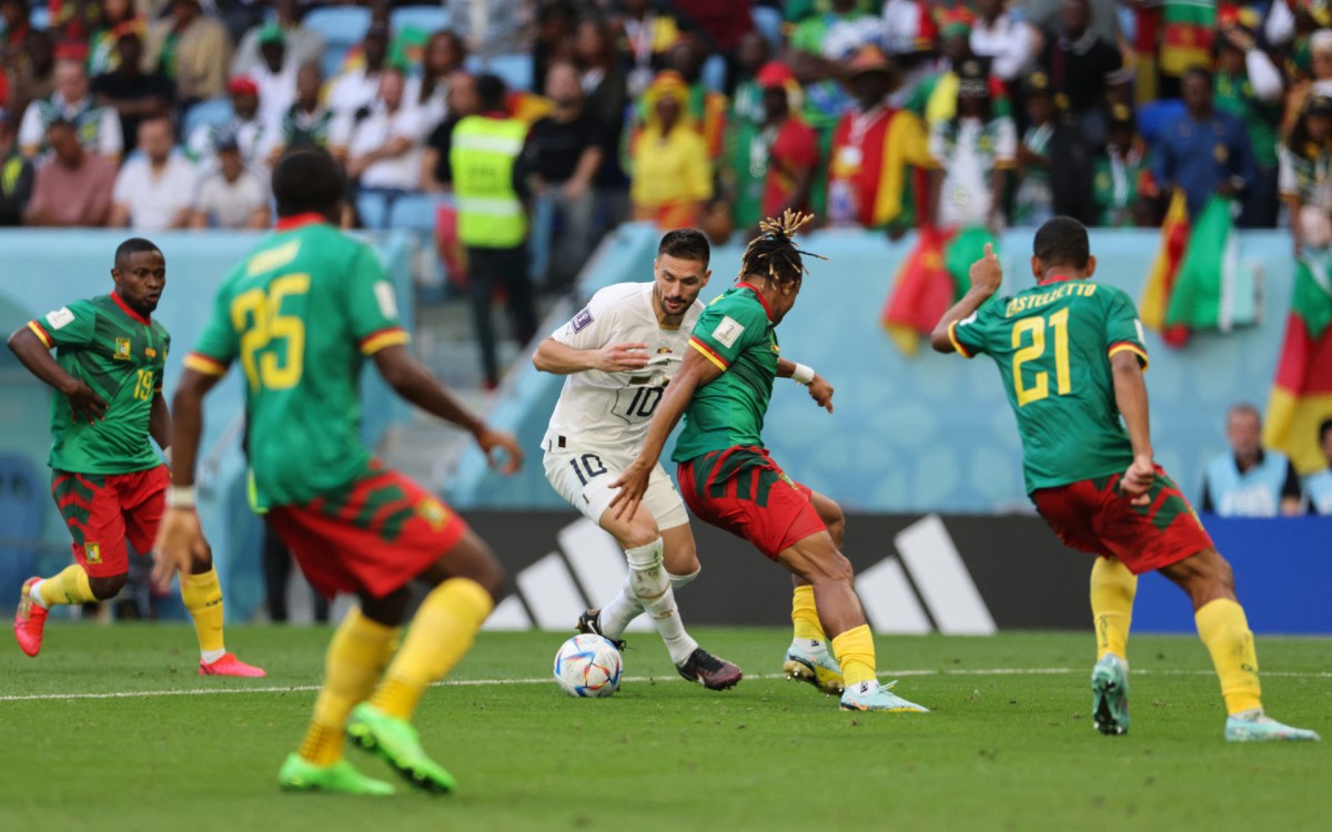 Camarões e Sérvia fazem jogo eletrizante pelo grupo do Brasil