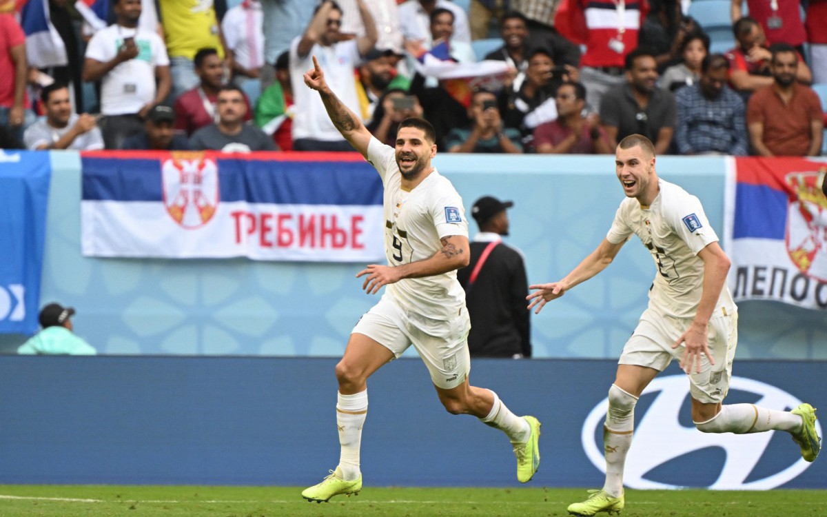 Camarões e Sérvia fazem jogo eletrizante pelo grupo do Brasil