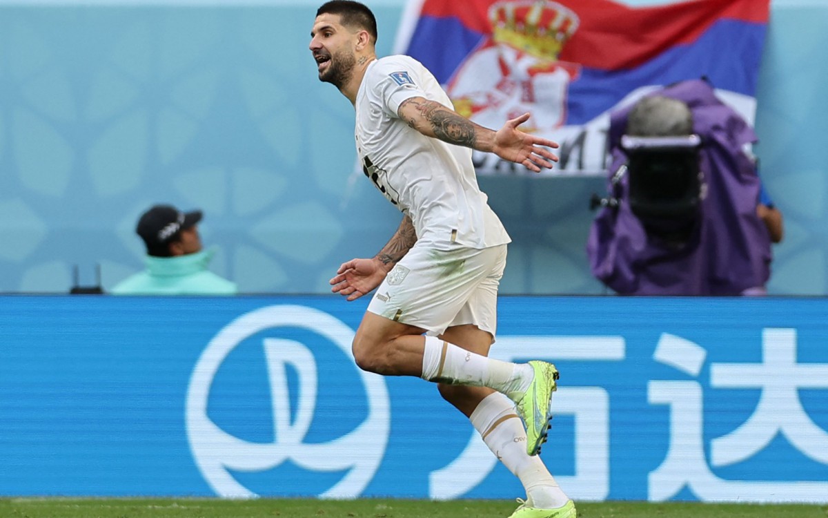 Camarões e Sérvia fazem jogo eletrizante pelo grupo do Brasil