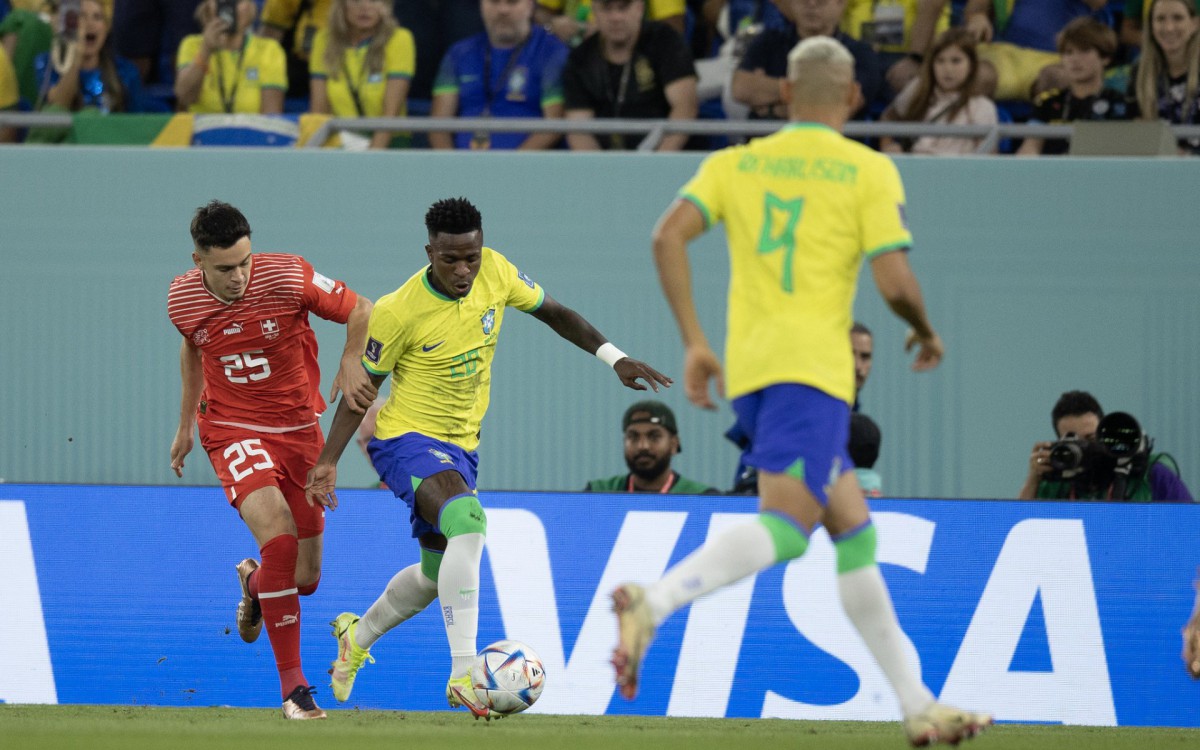 Sele&ccedil;&atilde;o brasileira venceu por 1 a 0 a Su&iacute;&ccedil;a, pelo Grupo G da Copa do Mundo