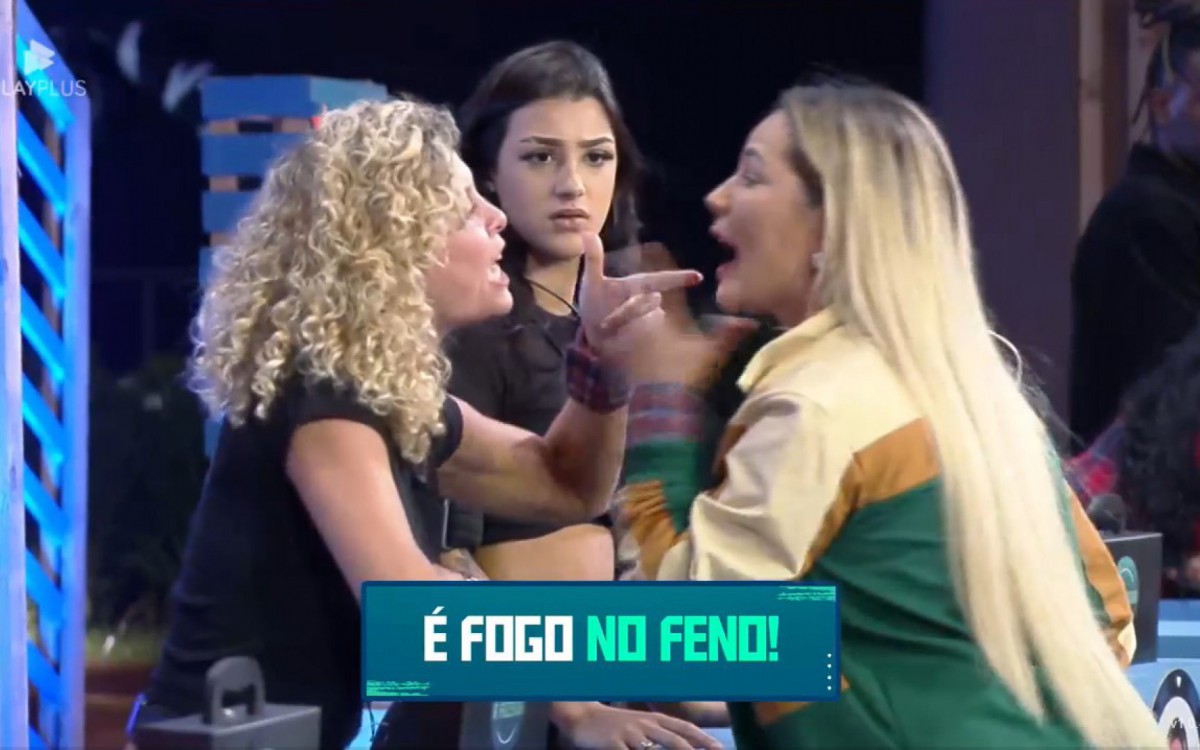 Bárbara Borges e Deolane Bezerra protagonizam barraco que quase termina em agressão em 'A Fazenda 14' - Reprodução
