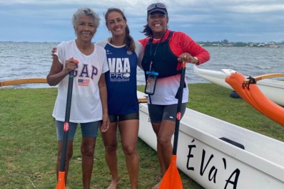 Araruemense de 73 anos é ouro em campeonato de Canoas Havaianas, no Chile
