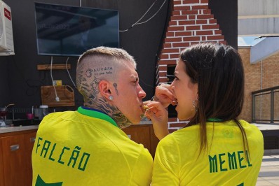 Mel Maia assiste jogo do Brasil com MC Daniel: 'Podia ser a gente, mas é a gente!'