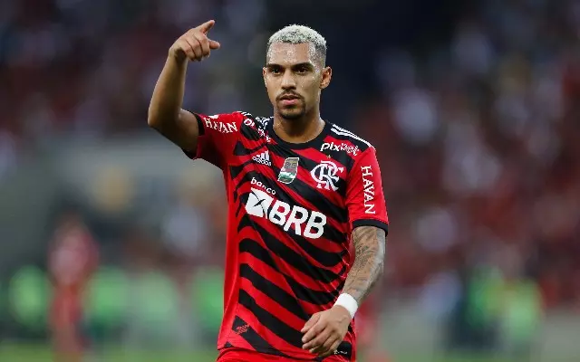 De saída! Lateral-direito do Flamengo está perto de acertar a sua