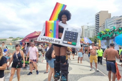 Comissão LGBTQIA+ entrega  