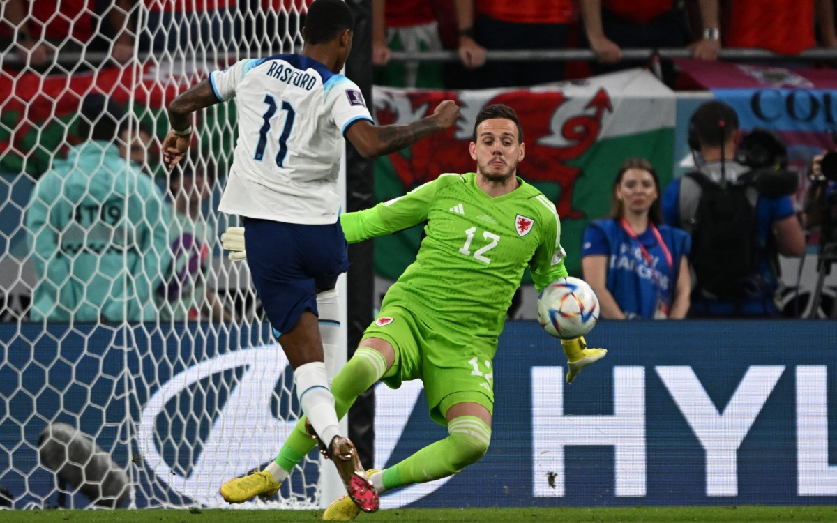 Aos nove minutos do primeiro tempo, Rashford desperdi&ccedil;ou uma oportunidade cara a cara com o goleiro Ward 