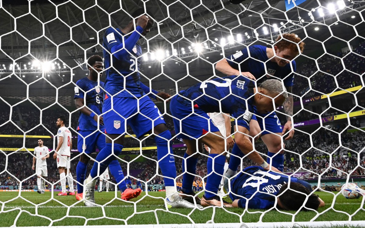 Estados Unidos e Ir&atilde; fizeram duelo decisivo pelo Grupo B