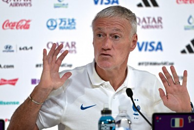 Deschamps minimiza possibilidade de retorno de Benzema na Copa: 'Não estou pensando nisso'