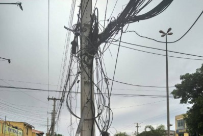 Concessionária de energia terá que apresentar plano para fiação extra nos postes de Cabo Frio