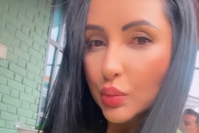 Irmã de Deolane é hospitalizada após se envolver em briga: 'Acabei me machucando muito'