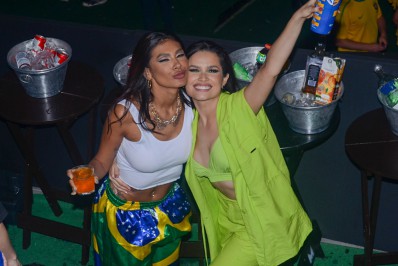 Juliette e Pocah curtem show de Dilsinho após jogo do Brasil na Copa