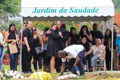 'Acabou com a nossa família', diz pai de jovem morto durante assalto em Anchieta