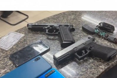 PM prende três suspeitos de roubar carro em Magé